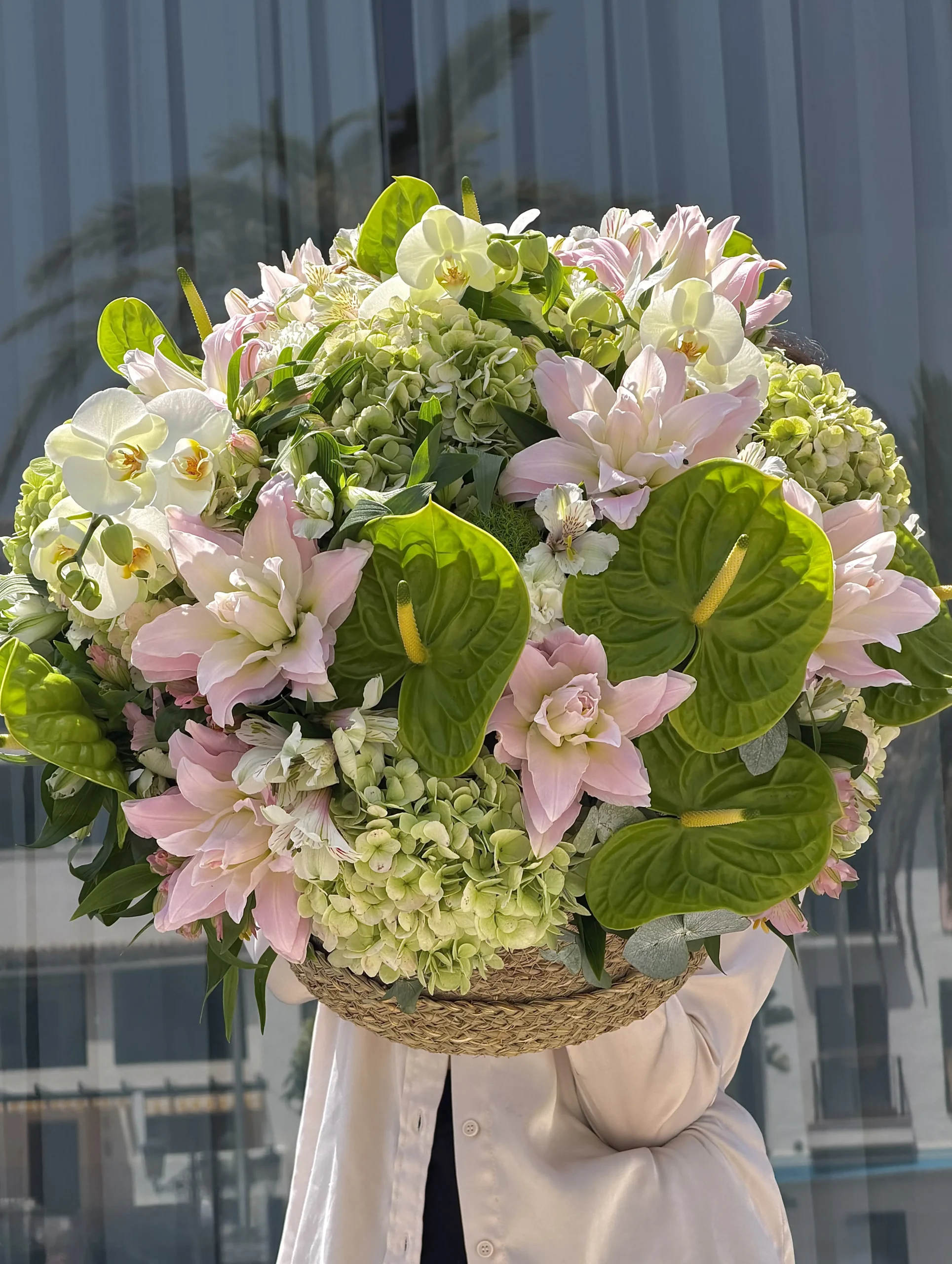 lilly-garden-basket-001-1.webp