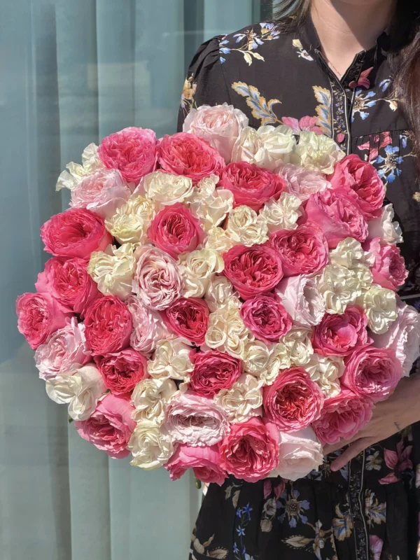 mixed-rose-bouquet-002-1.webp