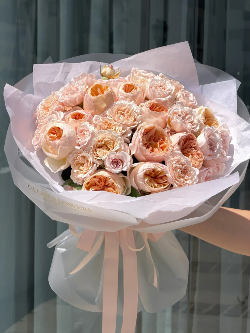 Peach garden rose mono bouquet
