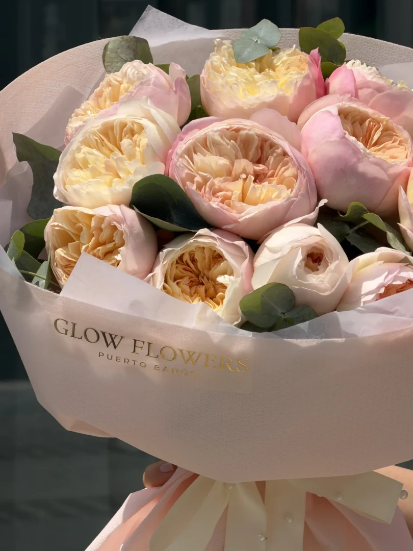 Pink garden rose mono bouquet