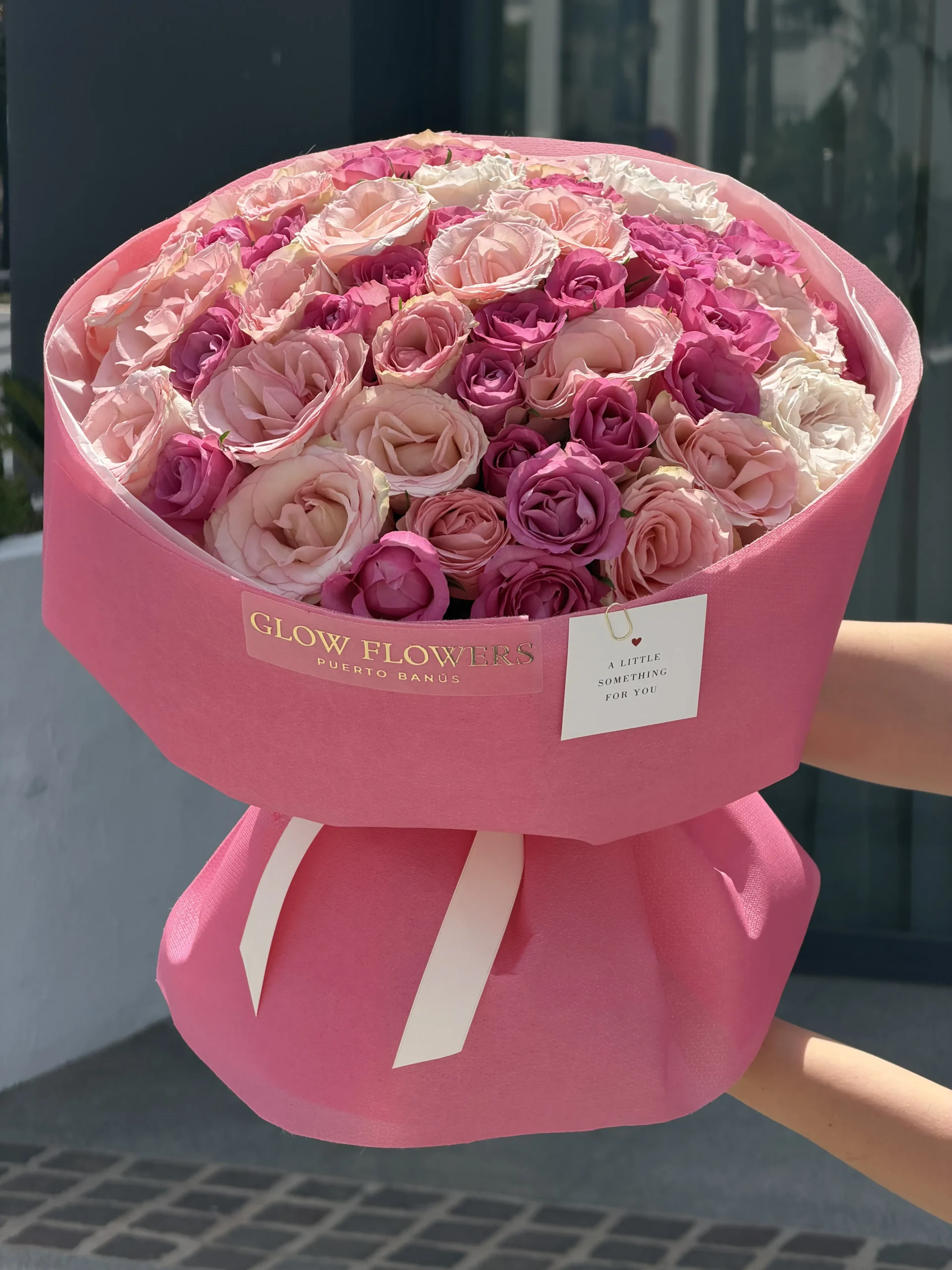 pink-rose-garden-001-1.webp