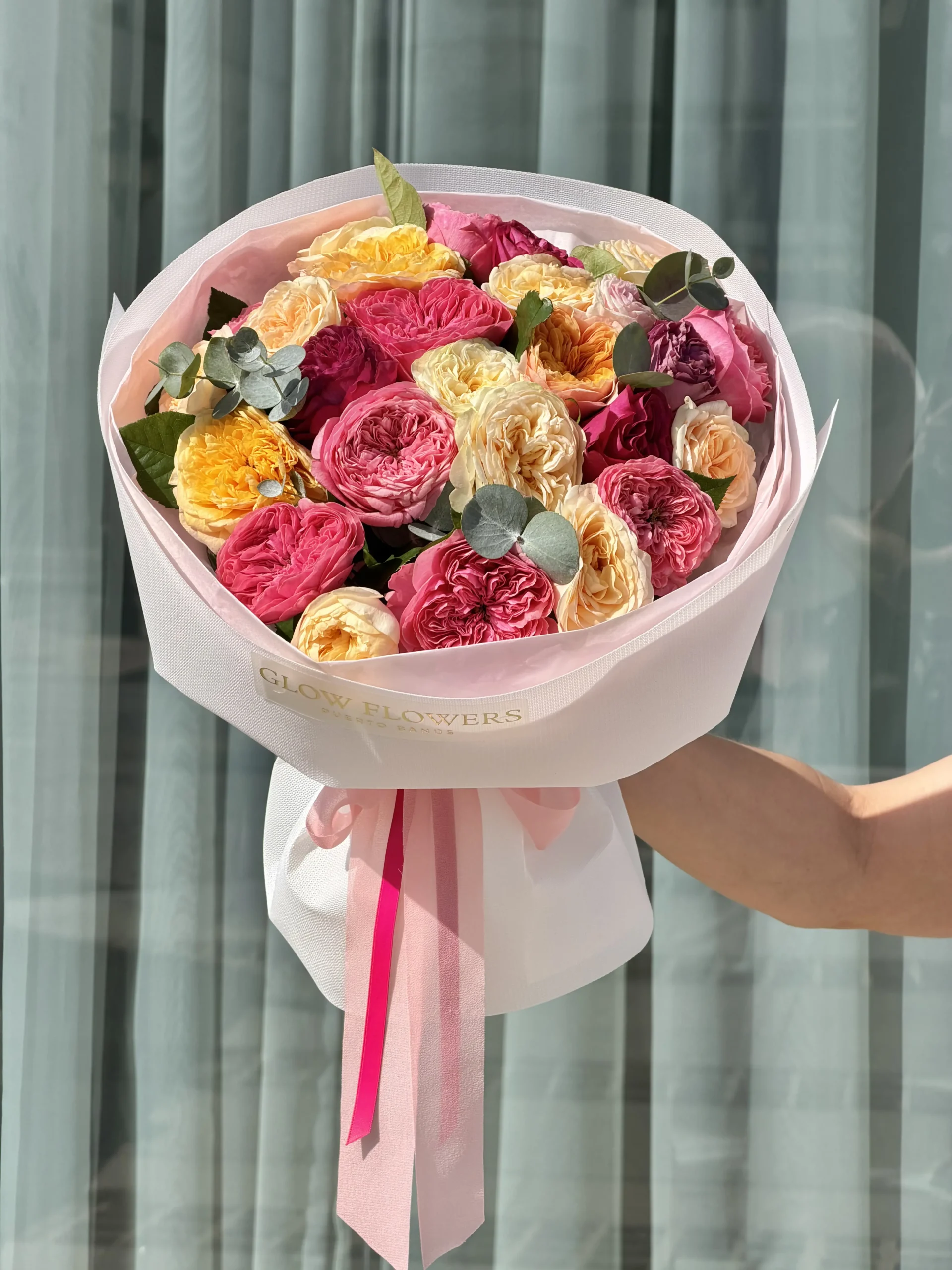 small-rainbow-roses-002-1.webp
