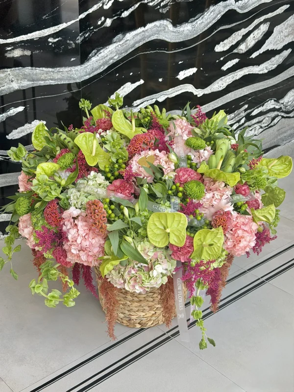tropical-bloom-basket-001-1.webp